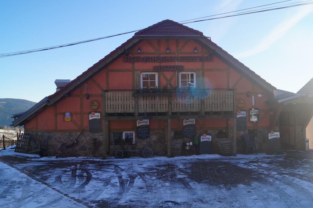 Restaurant Pension-Anton Яхимів Екстер'єр фото