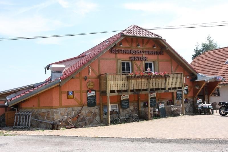 Restaurant Pension-Anton Яхимів Екстер'єр фото