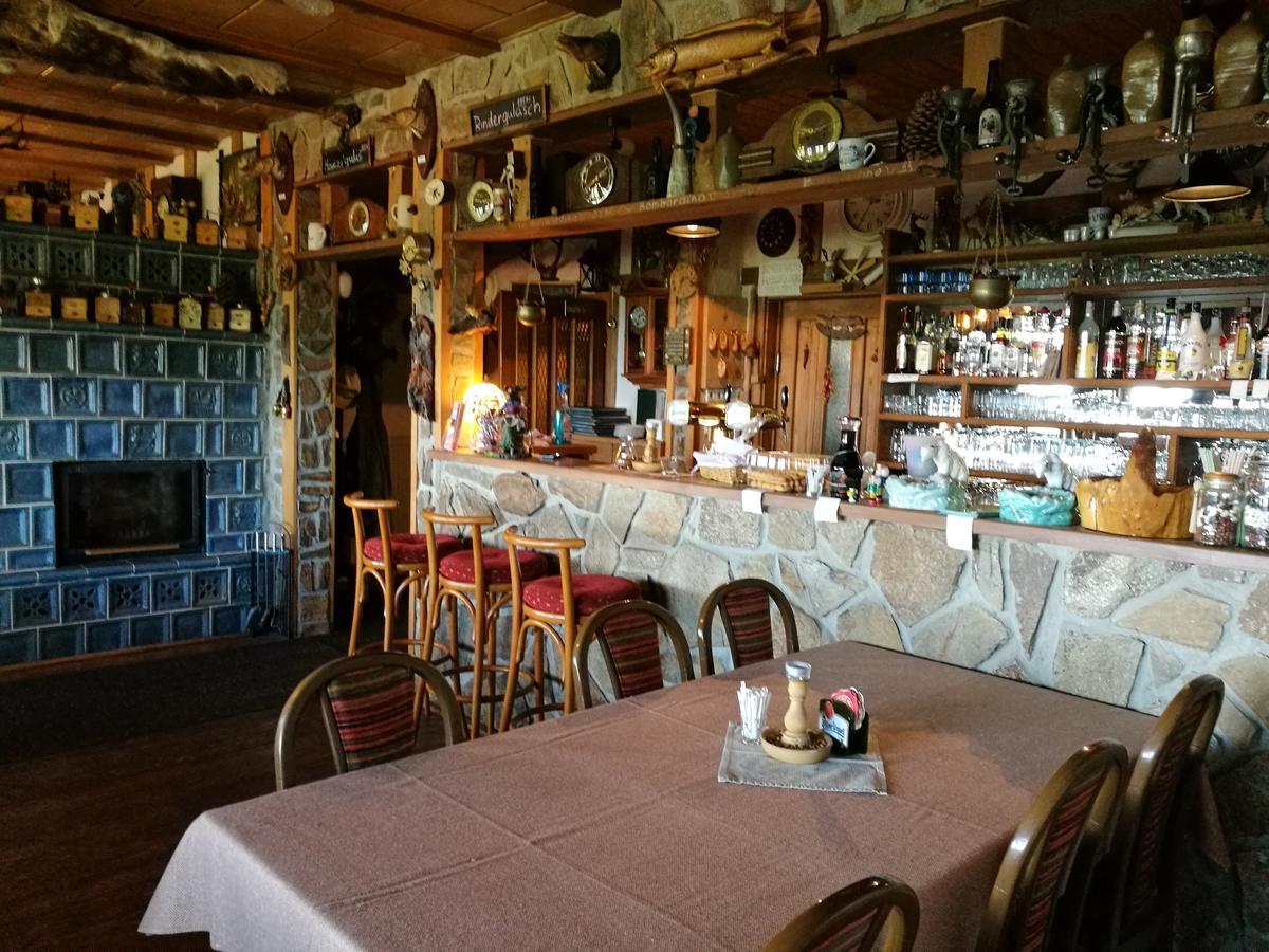 Restaurant Pension-Anton Яхимів Екстер'єр фото